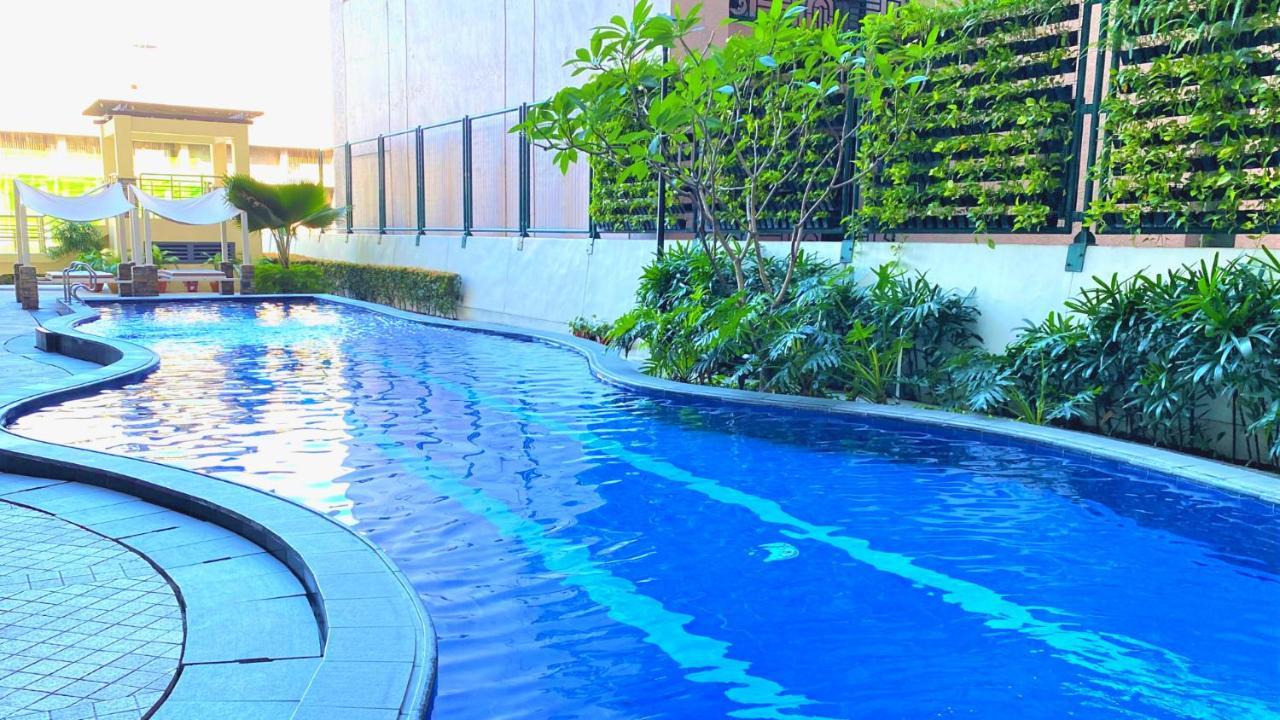 One Pacific Place residencia con servicios Makati City Exterior foto